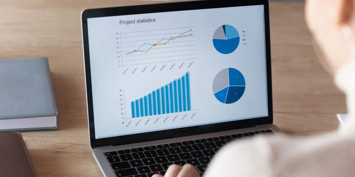 A data analyst creating a histogram in Excel